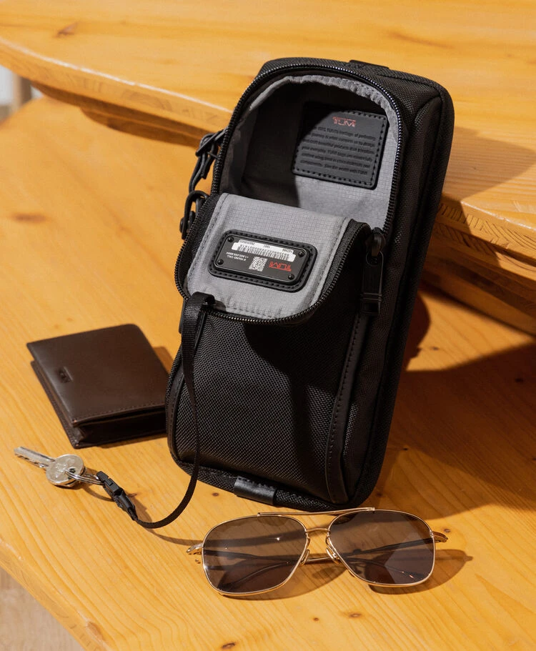 Tumi ALPHA Compact Sling BLACK - Image 5